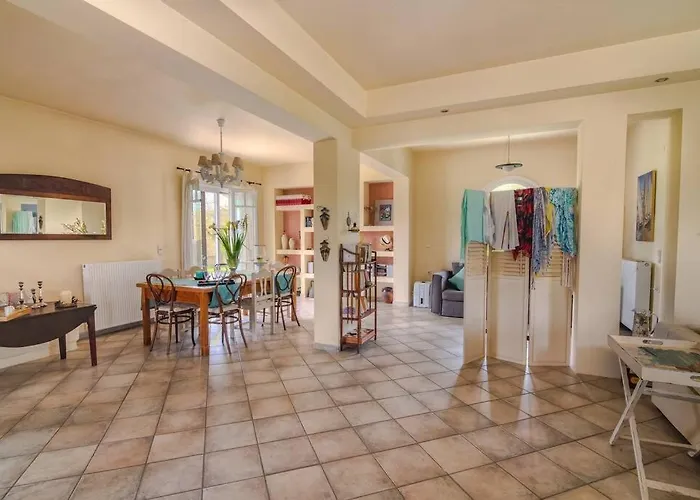 Дом отдыха The House Romirion