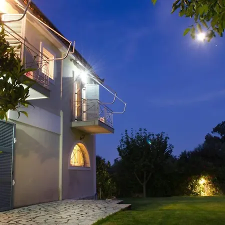 The House * Romírion